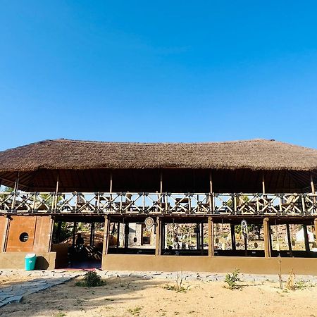 Hippie Land Hampi Hotel Buitenkant foto