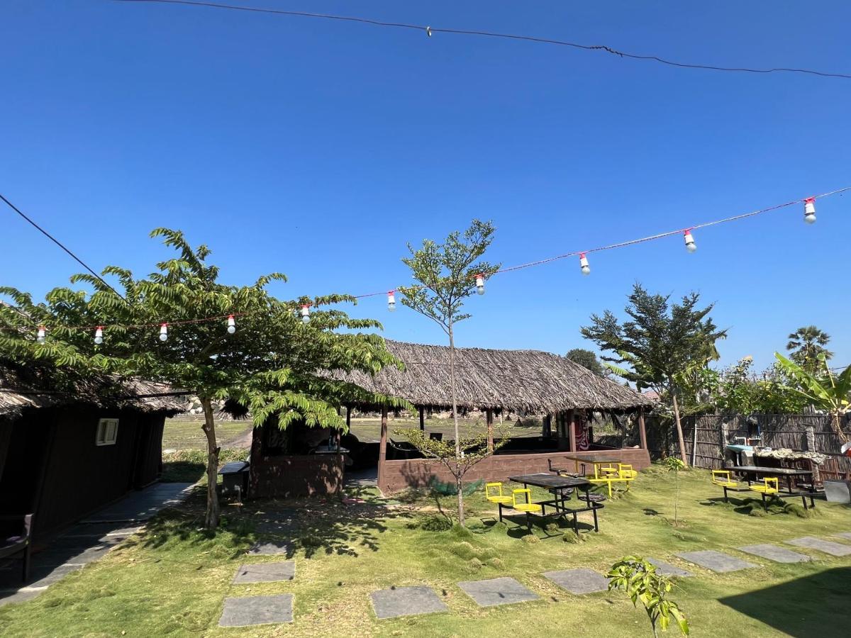Hippie Land Hampi Hotel Buitenkant foto