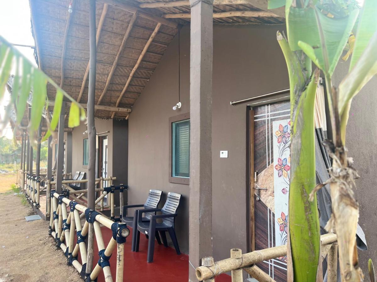 Hippie Land Hampi Hotel Buitenkant foto