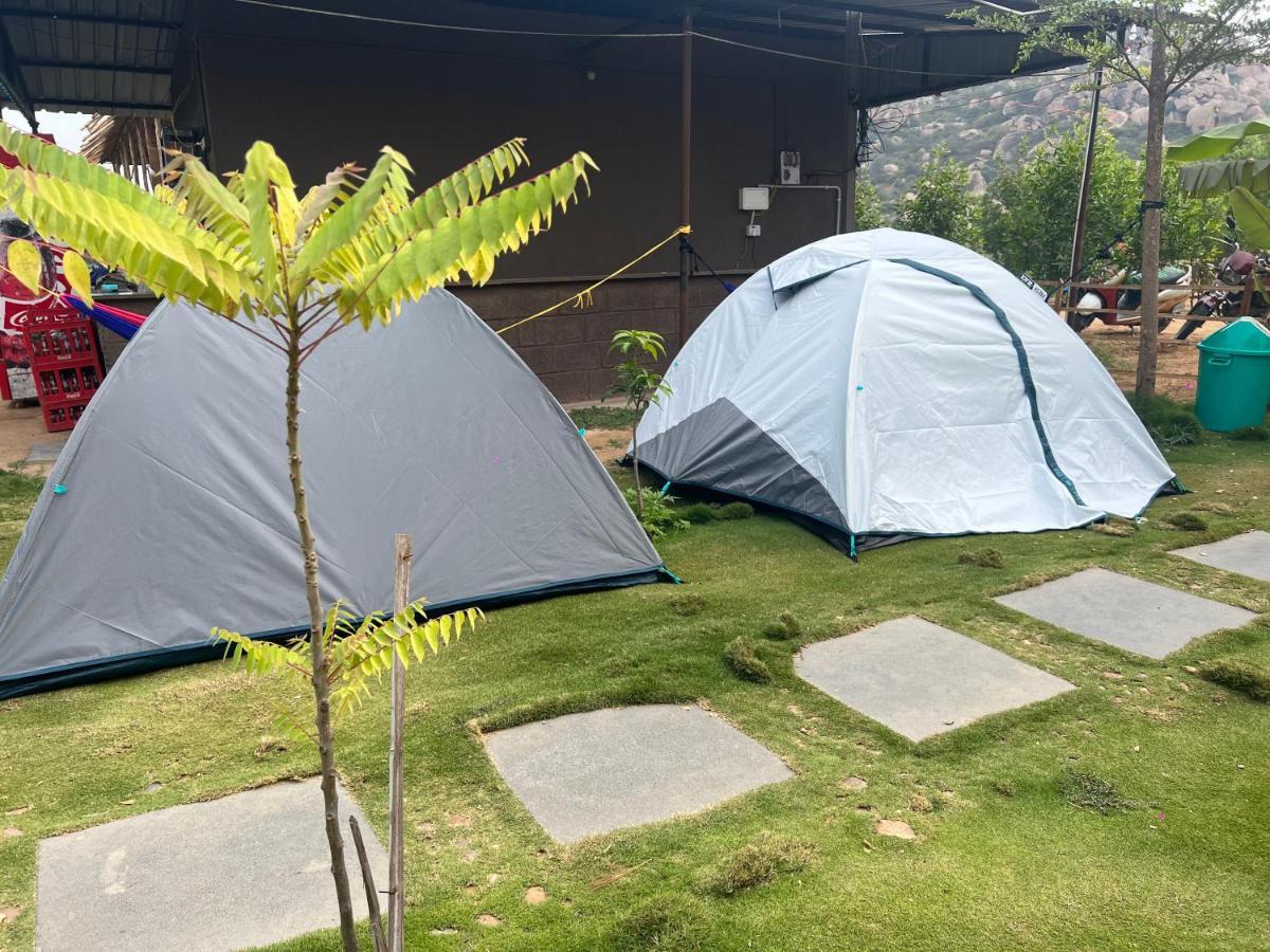 Hippie Land Hampi Hotel Buitenkant foto