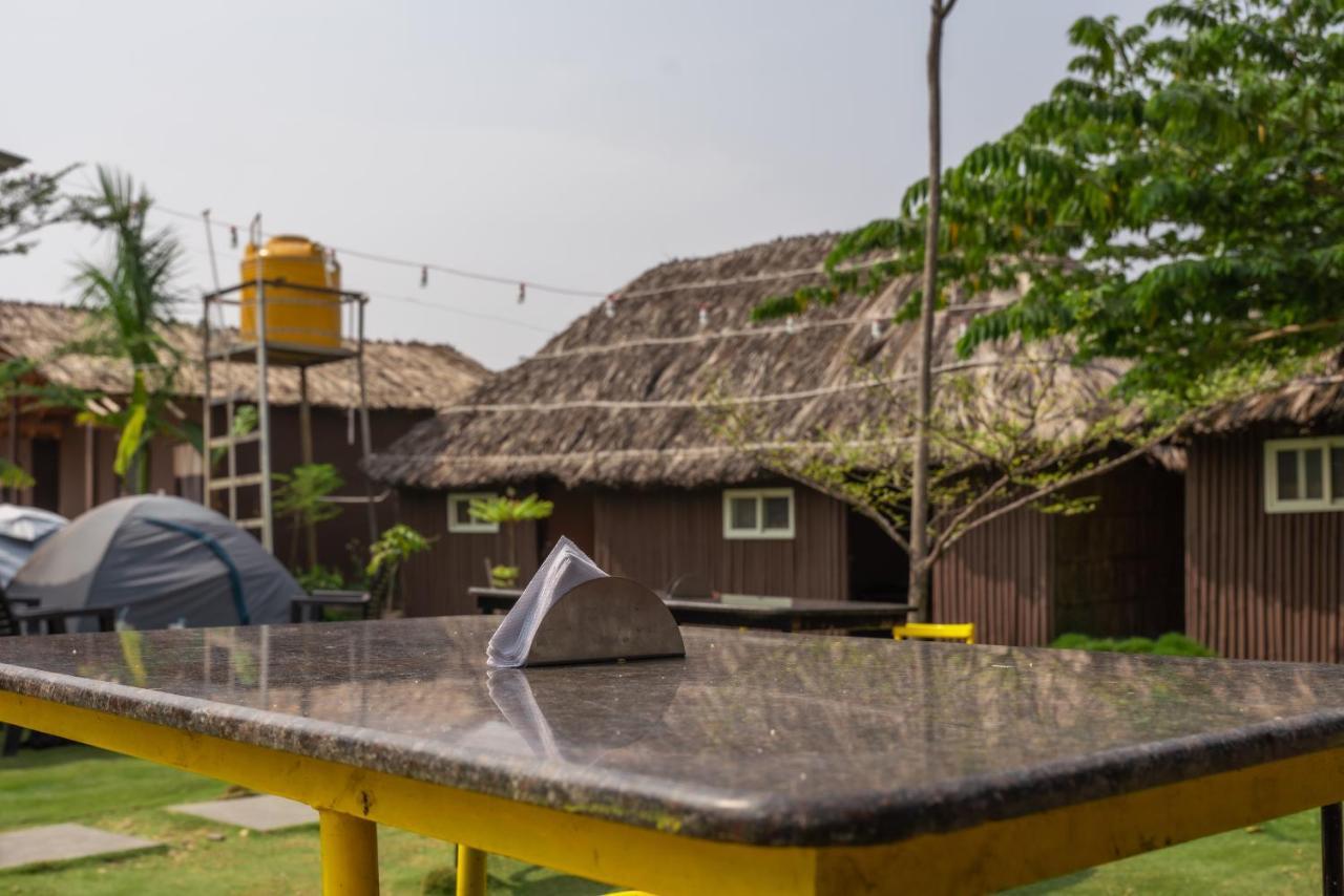 Hippie Land Hampi Hotel Buitenkant foto