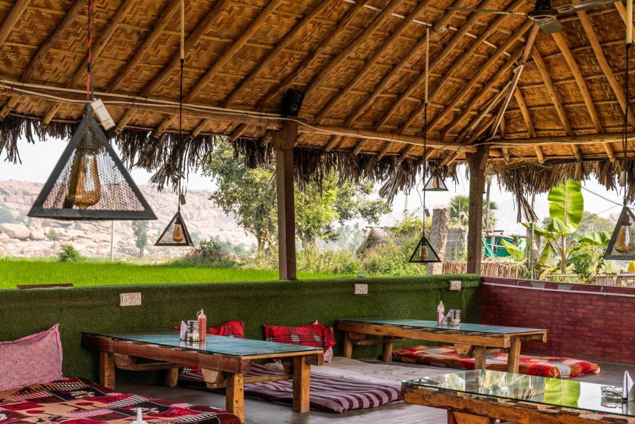 Hippie Land Hampi Hotel Buitenkant foto