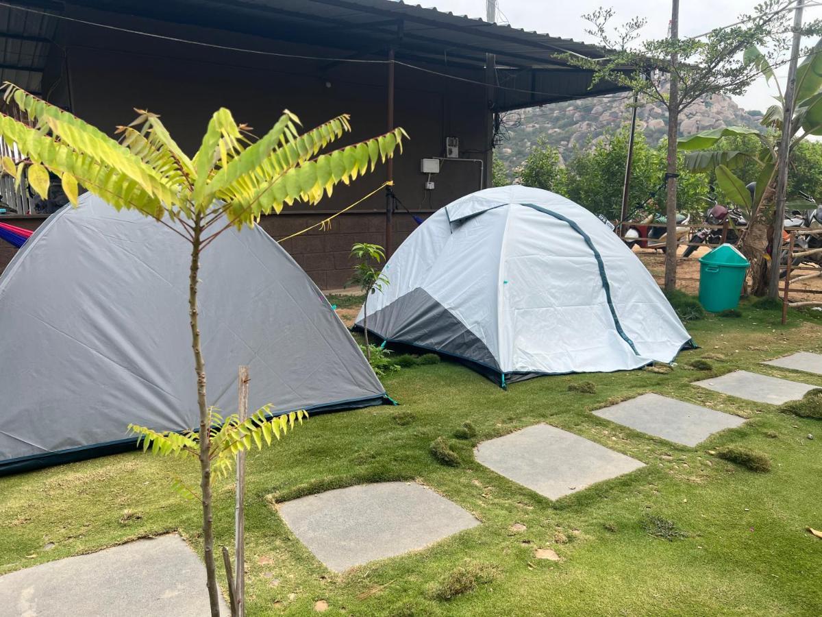Hippie Land Hampi Hotel Buitenkant foto