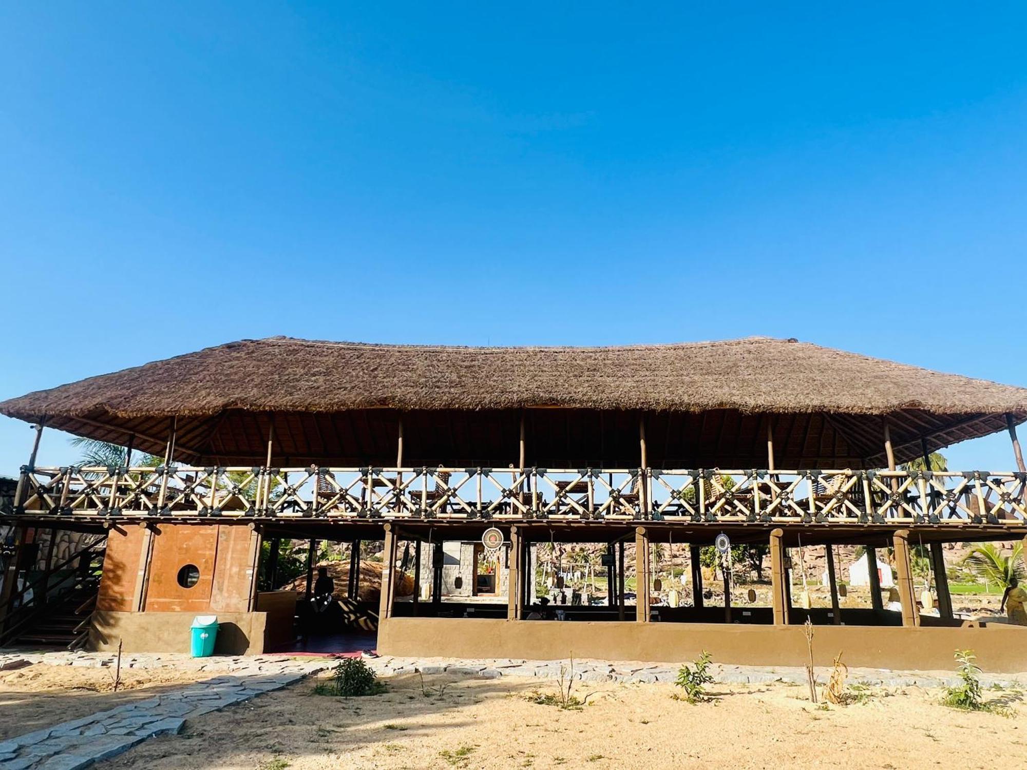Hippie Land Hampi Hotel Buitenkant foto